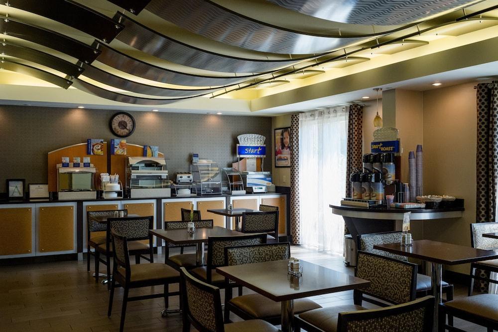 Holiday Inn Express & Suites - Oxford By Ihg Buitenkant foto