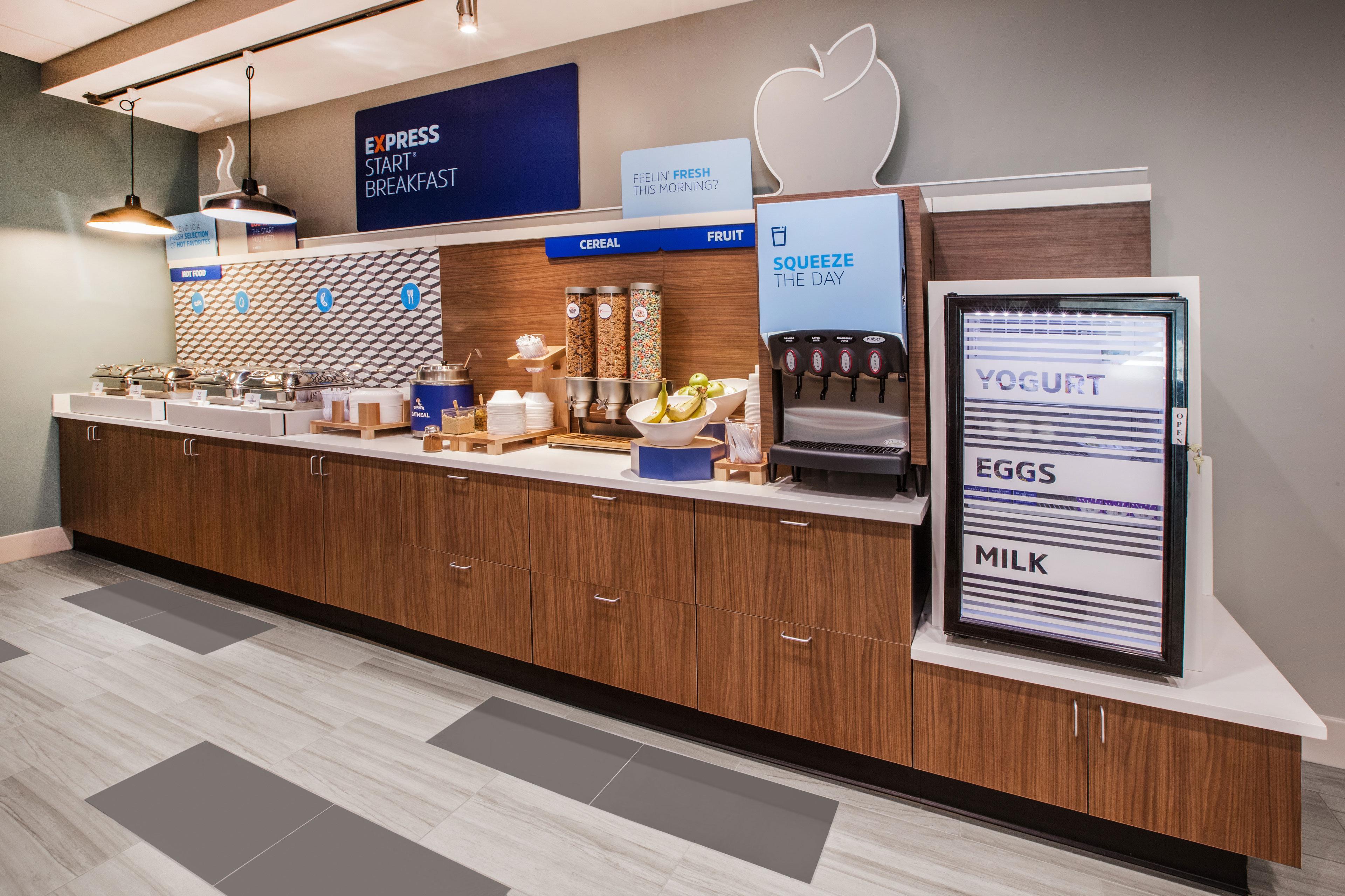Holiday Inn Express & Suites - Oxford By Ihg Buitenkant foto
