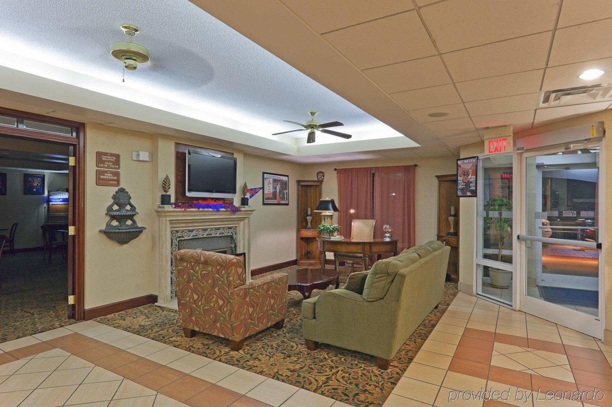Holiday Inn Express & Suites - Oxford By Ihg Buitenkant foto