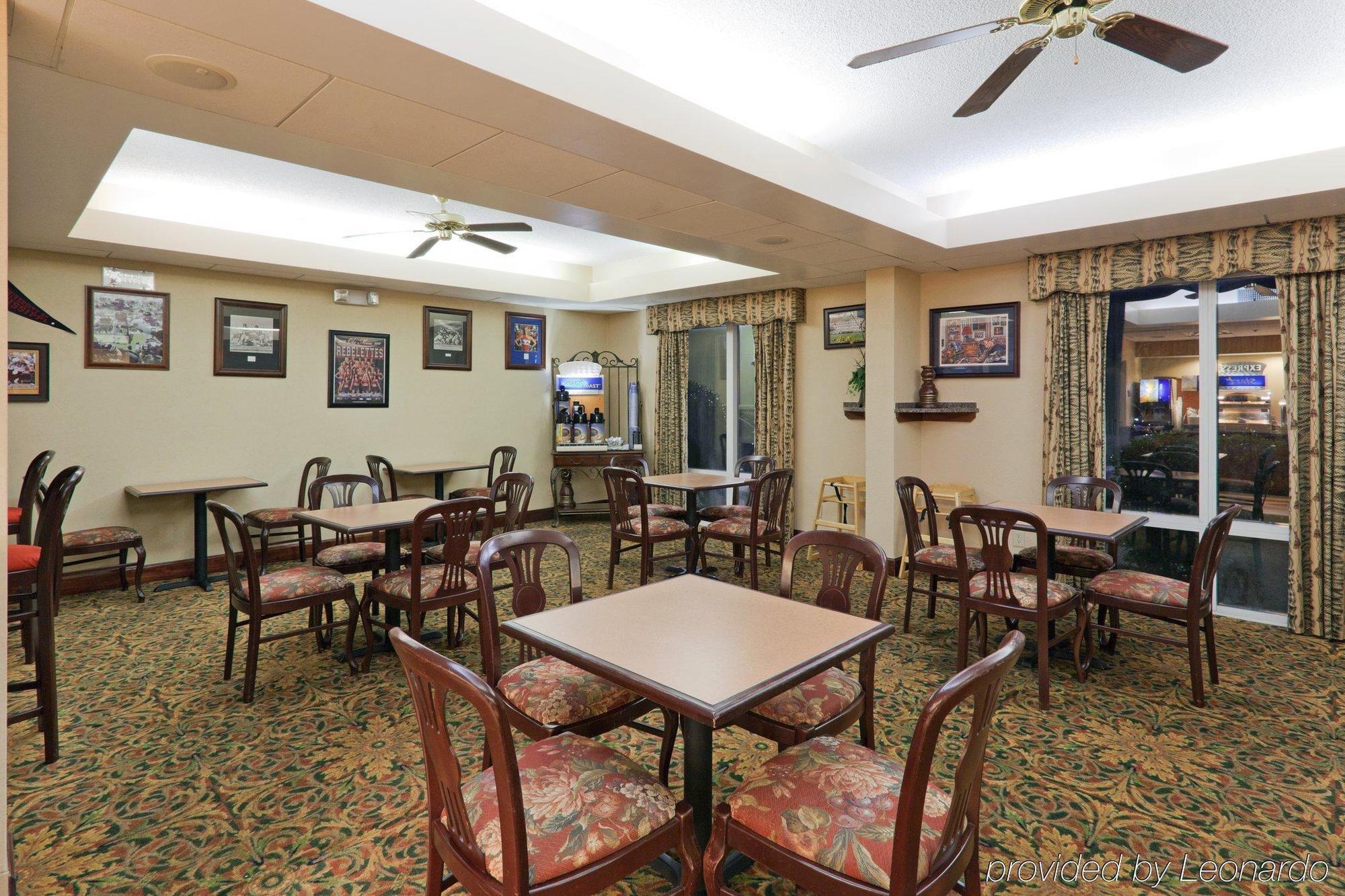 Holiday Inn Express & Suites - Oxford By Ihg Buitenkant foto