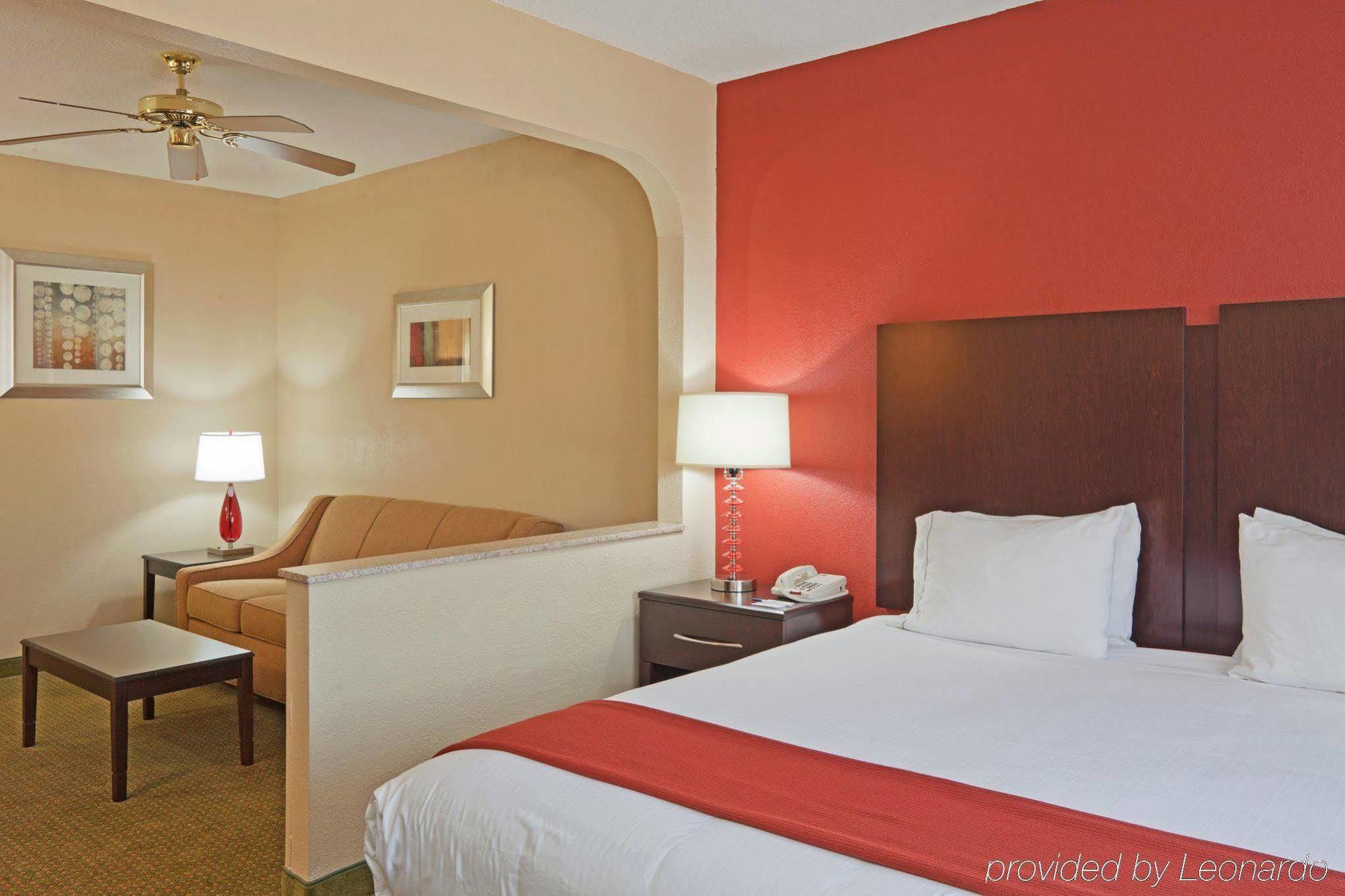 Holiday Inn Express & Suites - Oxford By Ihg Buitenkant foto