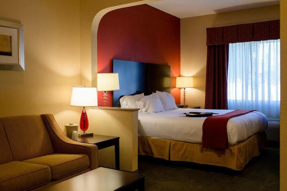 Holiday Inn Express & Suites - Oxford By Ihg Buitenkant foto
